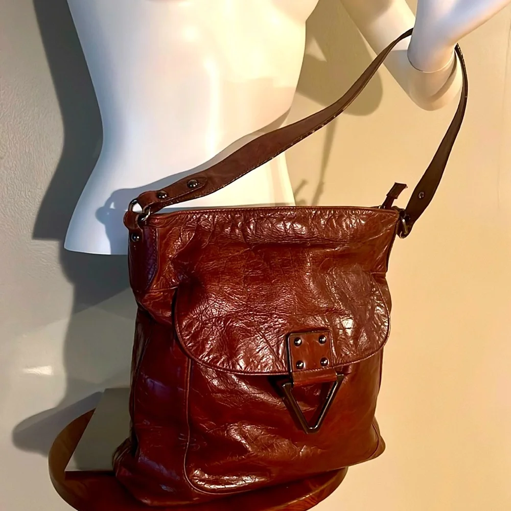 Victor vintage shoulder bag, leather soft rich brown